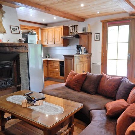 Charming Chalet In Ventron With Terrace Exteriör bild