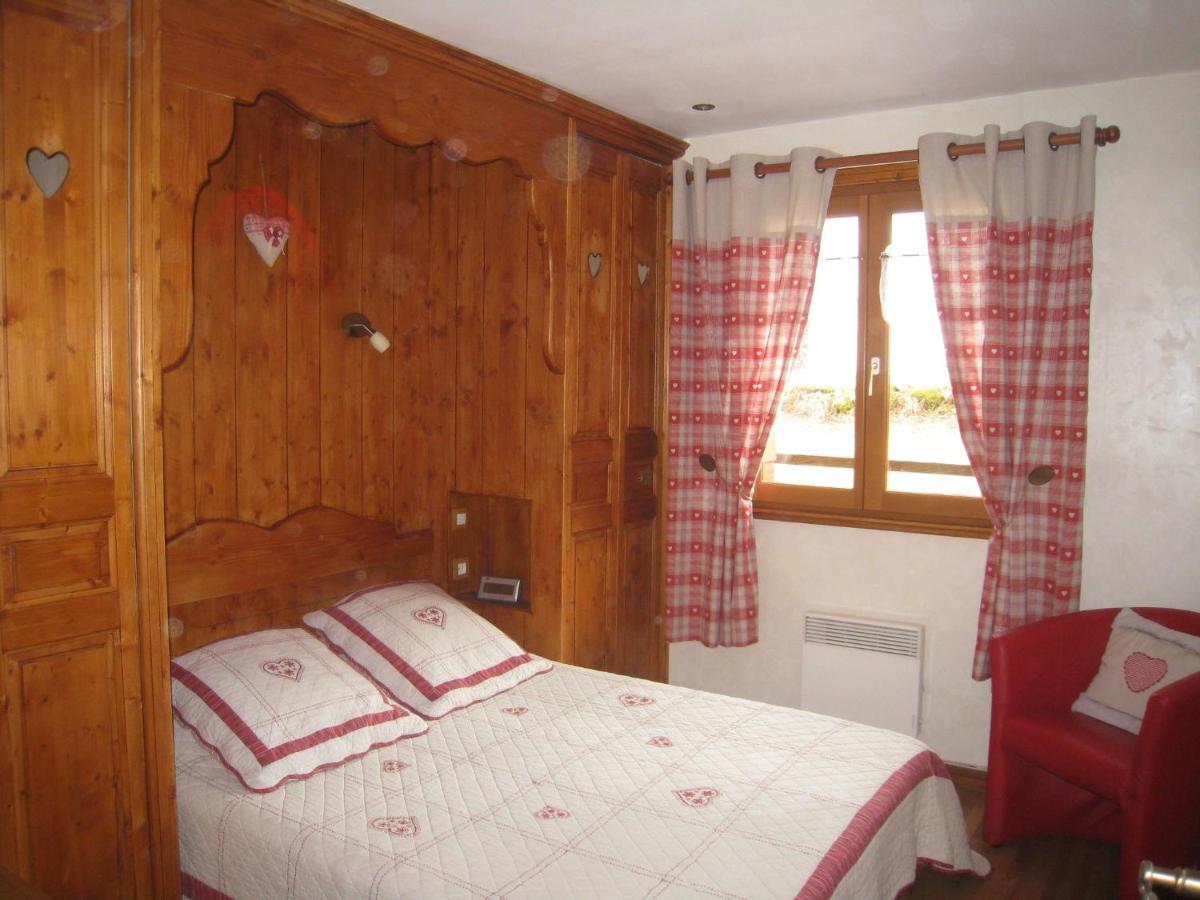 Charming Chalet In Ventron With Terrace Exteriör bild