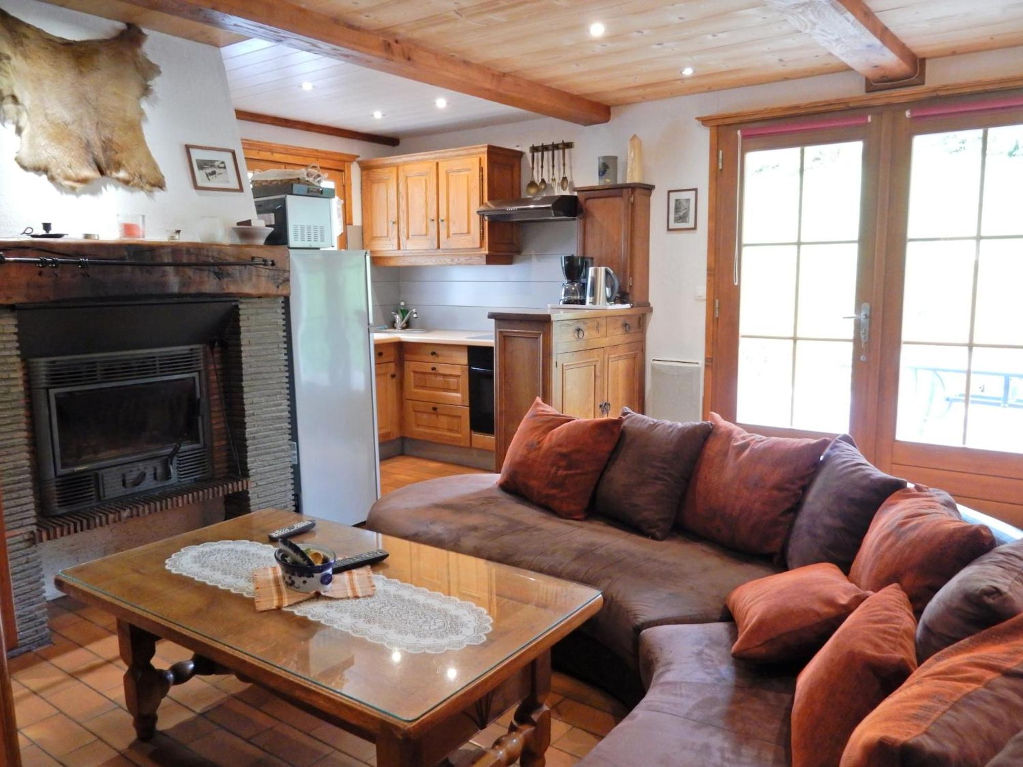Charming Chalet In Ventron With Terrace Exteriör bild
